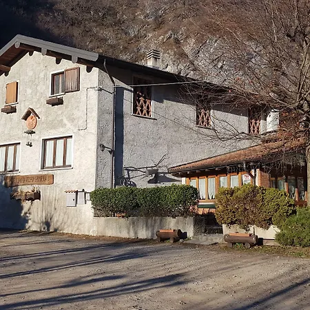 Agriturismo La Vecchia Chioderia Farm stay