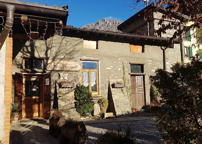 مزرعة للإقامة La Vecchia Chioderia Grandola ed Uniti